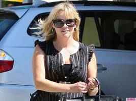 Celebrity Twitter Chatter: Reese Witherspoon Got the Best Gift Ever, Olivia Wilde is Bummed and More